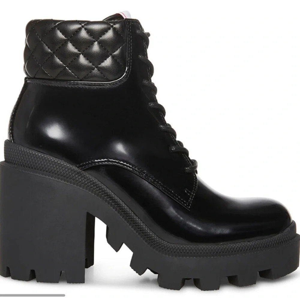 Steve Madden Aryn patent quilted Black boots